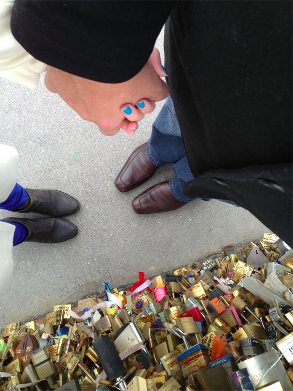 couple at the paris love locks