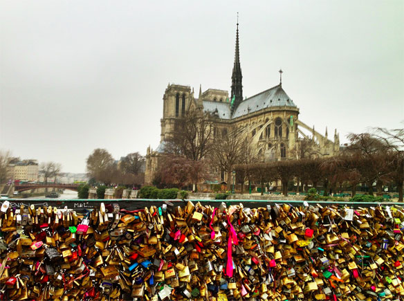 the paris love locks