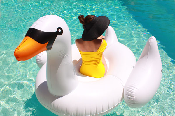 Style Icon Project: Swanning in Palm Springs