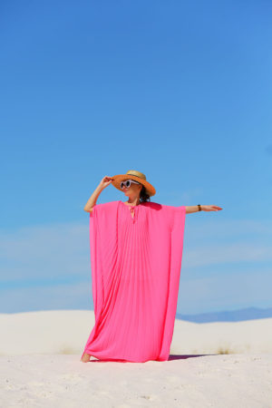 Pink Caftans in White Sands + A Pink Caftan Guide!