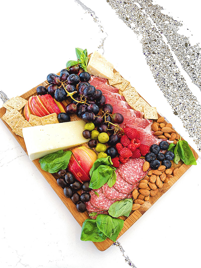 How To Make the Perfect Cheeseboard for holiday hosting 6 tips
